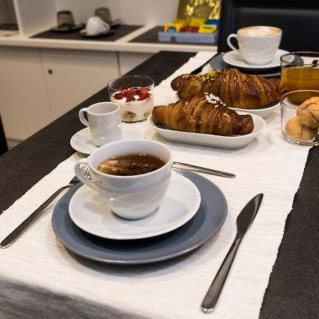 Midnight In Genova Hotel Bagian luar foto