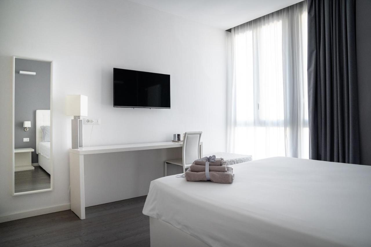 Midnight In Genova Hotel Bagian luar foto